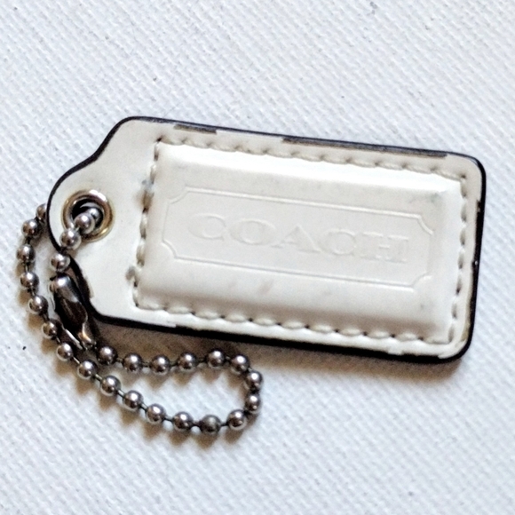 🏳️ 2" Coach Chalk Bone White Patent Leather Hang Tag Bag Fob Charm Keychain - Picture 2 of 5